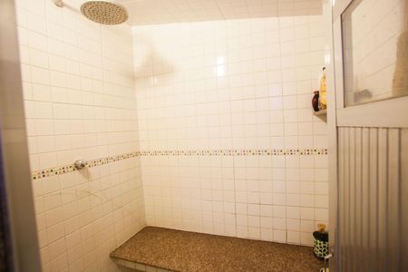 Casa de condomínio à venda com 360m², 6 quartos e 2 vagasSauna