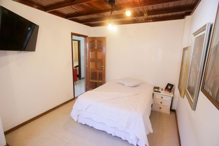 Casa de condomínio à venda com 360m², 6 quartos e 2 vagasQuarto 1