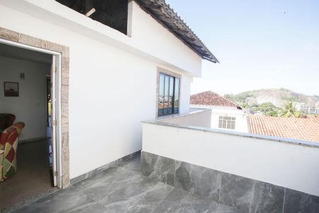 Casa de condomínio à venda com 360m², 6 quartos e 2 vagasVaranda dos Fundos da Sala de TV