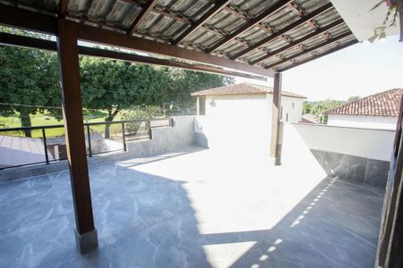 Casa de condomínio à venda com 360m², 6 quartos e 2 vagasVaranda de Frente da Sala de TV