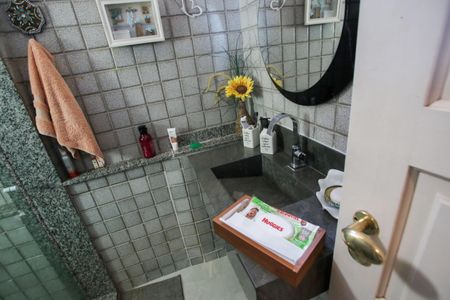 Casa de condomínio à venda com 360m², 6 quartos e 2 vagasBanheiro Social