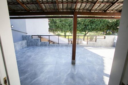 Casa de condomínio à venda com 360m², 6 quartos e 2 vagasVaranda de Frente da Sala de TV