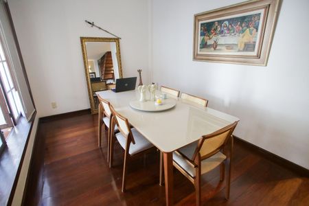 Casa de condomínio à venda com 360m², 6 quartos e 2 vagasSala de Jantar