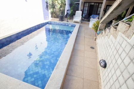 Casa de condomínio à venda com 360m², 6 quartos e 2 vagasPiscina