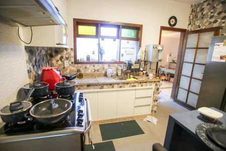 Casa de condomínio à venda com 360m², 6 quartos e 2 vagasCozinha