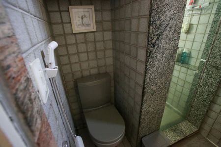 Casa de condomínio à venda com 360m², 6 quartos e 2 vagasBanheiro Social