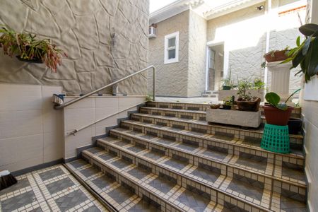 Casa de condomínio à venda com 208m², 4 quartos e 2 vagasQuintal