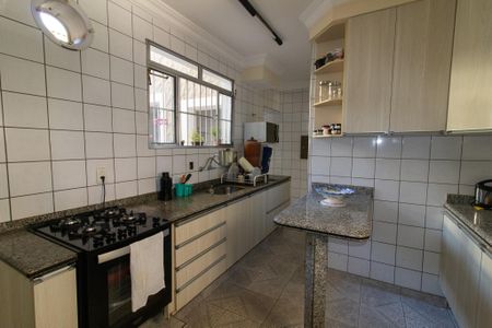 Casa de condomínio à venda com 208m², 4 quartos e 2 vagasCozinha