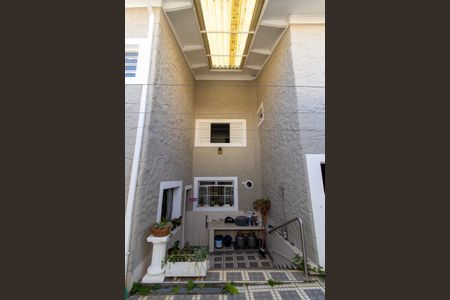 Casa de condomínio à venda com 208m², 4 quartos e 2 vagasQuintal