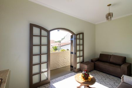 Casa de condomínio à venda com 208m², 4 quartos e 2 vagasSala