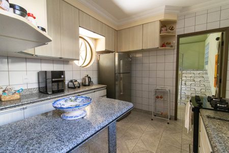 Casa de condomínio à venda com 208m², 4 quartos e 2 vagasCozinha