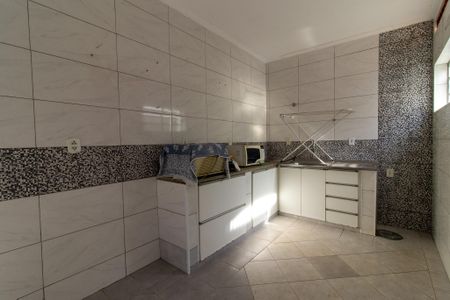 Casa de condomínio à venda com 208m², 4 quartos e 2 vagasÁrea de Serviço