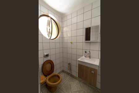 Casa de condomínio à venda com 208m², 4 quartos e 2 vagasLavabo