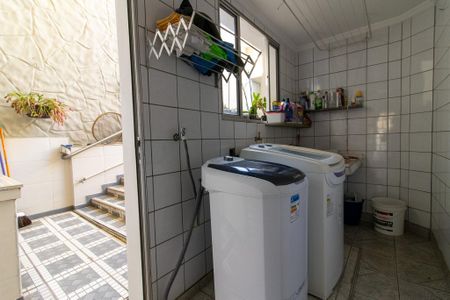 Casa de condomínio à venda com 208m², 4 quartos e 2 vagasÁrea de Serviço