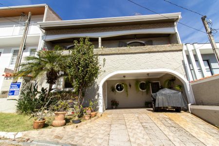 Casa de condomínio à venda com 208m², 4 quartos e 2 vagasPlaca