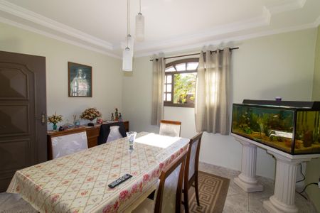 Casa de condomínio à venda com 208m², 4 quartos e 2 vagasSala de Estar