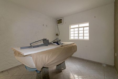 Casa de condomínio à venda com 208m², 4 quartos e 2 vagasQuarto de Serviço