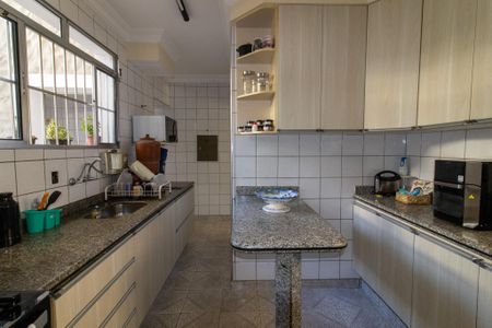 Casa de condomínio à venda com 208m², 4 quartos e 2 vagasCozinha