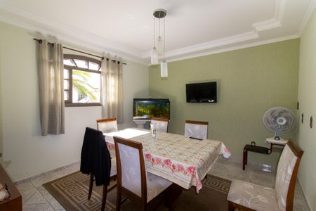 Casa de condomínio à venda com 208m², 4 quartos e 2 vagasSala de Estar