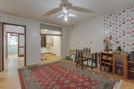 Casa à venda com 650m², 3 quartos e 3 vagasSala