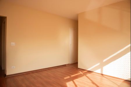 Apartamento para alugar com 85m², 2 quartos e 1 vagaSala