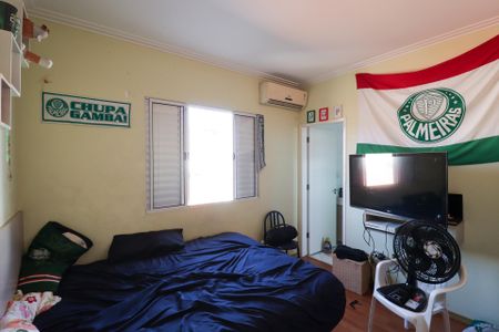 Casa à venda com 250m², 3 quartos e 3 vagas Casa à venda com 250m², 3 quartos e 3 vagasSuíte 2