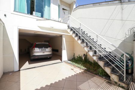 Casa à venda com 250m², 3 quartos e 3 vagas Casa à venda com 250m², 3 quartos e 3 vagasGaragem