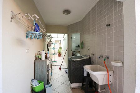 Casa à venda com 250m², 3 quartos e 3 vagas Casa à venda com 250m², 3 quartos e 3 vagasÁrea de Serviço e Churransqueira