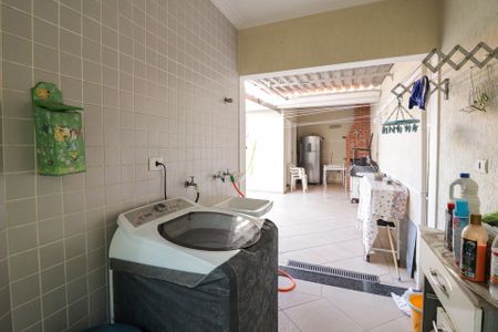 Casa à venda com 250m², 3 quartos e 3 vagas Casa à venda com 250m², 3 quartos e 3 vagasÁrea de Serviço e Churransqueira