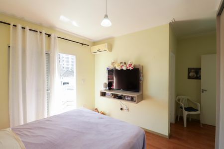 Casa à venda com 250m², 3 quartos e 3 vagas Casa à venda com 250m², 3 quartos e 3 vagasSuíte 1