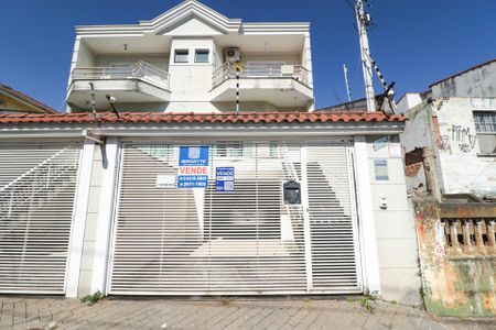 Casa à venda com 250m², 3 quartos e 3 vagas Casa à venda com 250m², 3 quartos e 3 vagasFachada