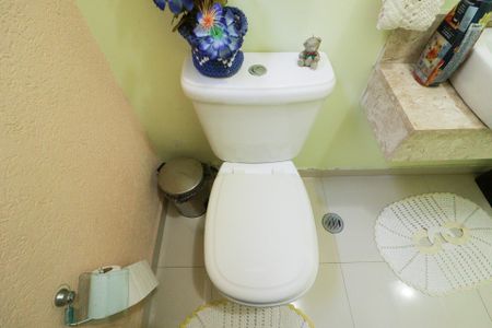 Casa à venda com 250m², 3 quartos e 3 vagas Casa à venda com 250m², 3 quartos e 3 vagasLavabo