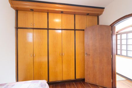 Casa à venda com 250m², 3 quartos e sem vagaQuarto 1