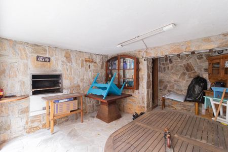 Casa à venda com 250m², 3 quartos e sem vagaQuintal