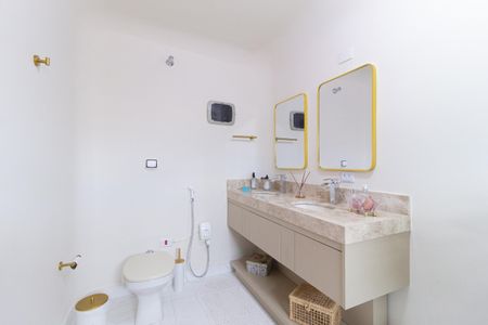 Casa à venda com 250m², 3 quartos e sem vagaBanheiro da Suíte