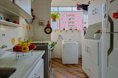 Apartamento à venda com 58m², 2 quartos e 1 vaga Apartamento à venda com 58m², 2 quartos e 1 vagaCozinha e Área de Serviço