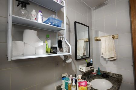 Apartamento à venda com 72m², 2 quartos e 2 vagasBanheiro Social
