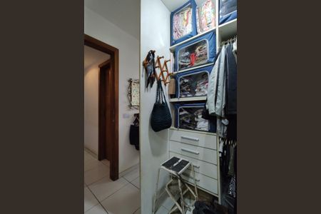 Apartamento à venda com 72m², 2 quartos e 2 vagasCloset da suíte 