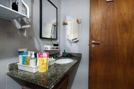 Apartamento à venda com 72m², 2 quartos e 2 vagasBanheiro Social