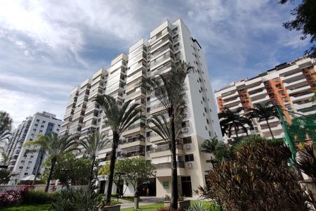 Apartamento à venda com 72m², 2 quartos e 2 vagasFachada do bloco