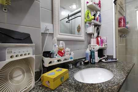 Apartamento à venda com 72m², 2 quartos e 2 vagasBanheiro da Suíte 