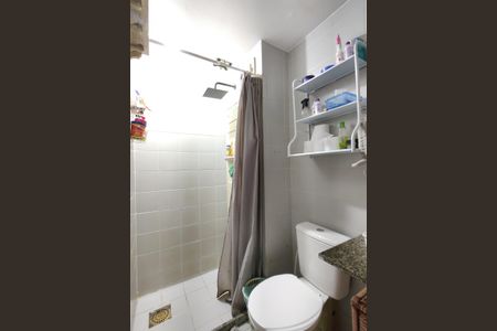 Apartamento à venda com 72m², 2 quartos e 2 vagasBanheiro Social