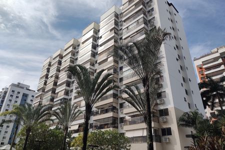 Apartamento à venda com 72m², 2 quartos e 2 vagasFachada do bloco