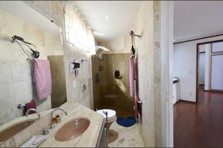 Apartamento à venda com 325m², 4 quartos e 2 vagasBanheiro suite