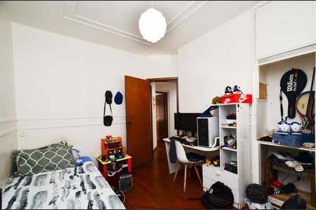 Apartamento à venda com 325m², 4 quartos e 2 vagasQuarto2