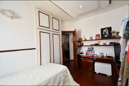 Apartamento à venda com 325m², 4 quartos e 2 vagasQuarto1