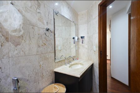 Apartamento à venda com 325m², 4 quartos e 2 vagasBanheiro social