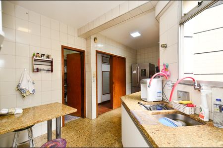 Apartamento à venda com 325m², 4 quartos e 2 vagasCozinha