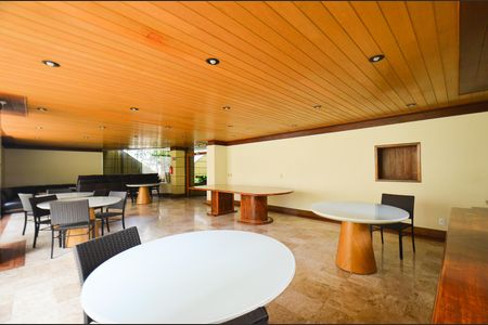 Apartamento à venda com 325m², 4 quartos e 2 vagasArea comum/ salao de festas