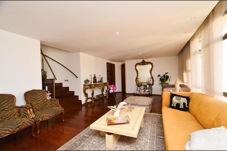 Apartamento à venda com 325m², 4 quartos e 2 vagasSala